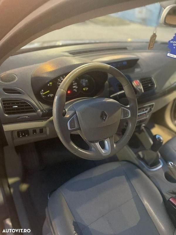 Culoaregri Utilizat 2010 Renault Fluence Privilege Berlinǎ | 4.000 EUR (Preț bun) - Imagine 1/4