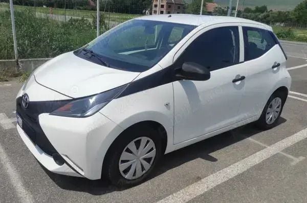 Alb Utilizat 2018 Toyota Aygo Hatchback | 6.800 EUR (Super Preț) - Imagine 1/4