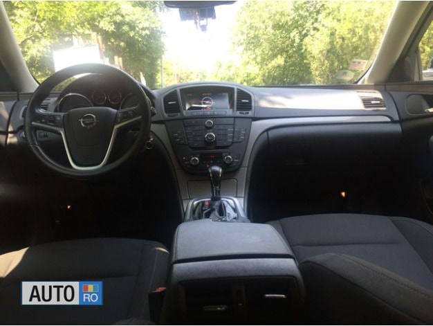 Second-hand Opel Insignia 160 CP (117 kW) 2012 Negru Break