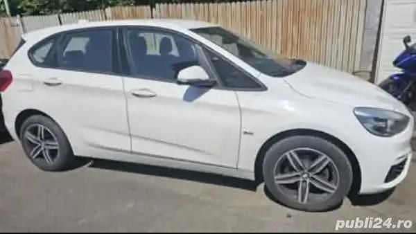 Alb Utilizat 2017 BMW 218 Sport Line Break | 12.500 EUR (Preț OK) - Imagine 1/4