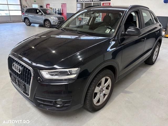 Culoarenegru Utilizat 2014 Audi Q3 Design SUV | 10.600 EUR (Preț OK) - Imagine 1/4