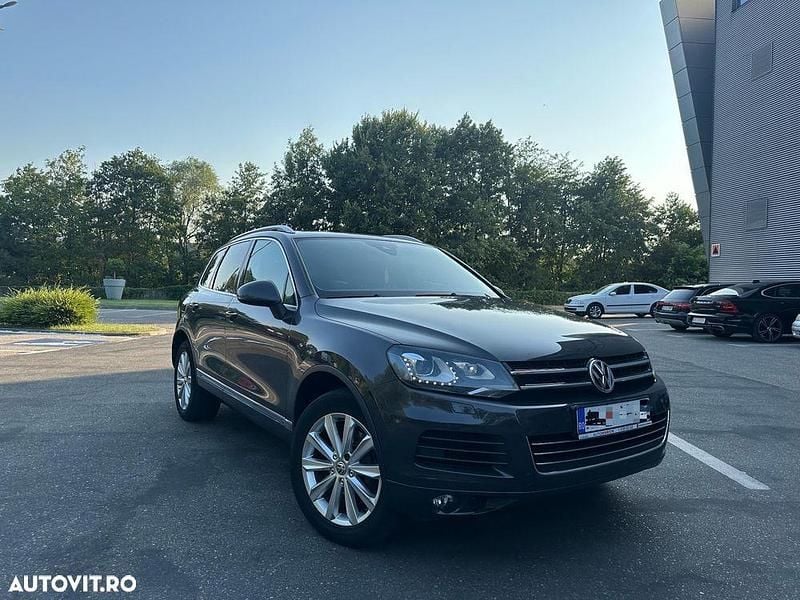 Culoarenegru Utilizat 2012 VW Touareg SUV | 14.490 EUR (Preț OK) - Imagine 1/4