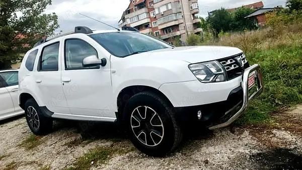 Alb Utilizat 2017 Dacia Duster SUV | 8.250 EUR (Preț bun) - Imagine 1/4
