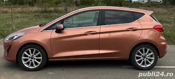 Auriu Utilizat 2017 Ford Fiesta Titanium Hatchback | 9.999 EUR (Puțin scump) - Imagine 1/4