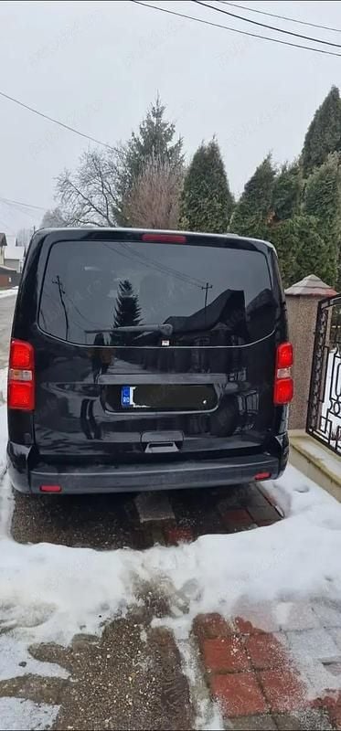 Second-hand Peugeot Traveller 130 CP (95 kW) 2021 Negru Monovolum