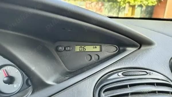 Negru Utilizat 2004 Ford Focus Hatchback | 1.000 EUR (Preț bun) - Imagine 1/4
