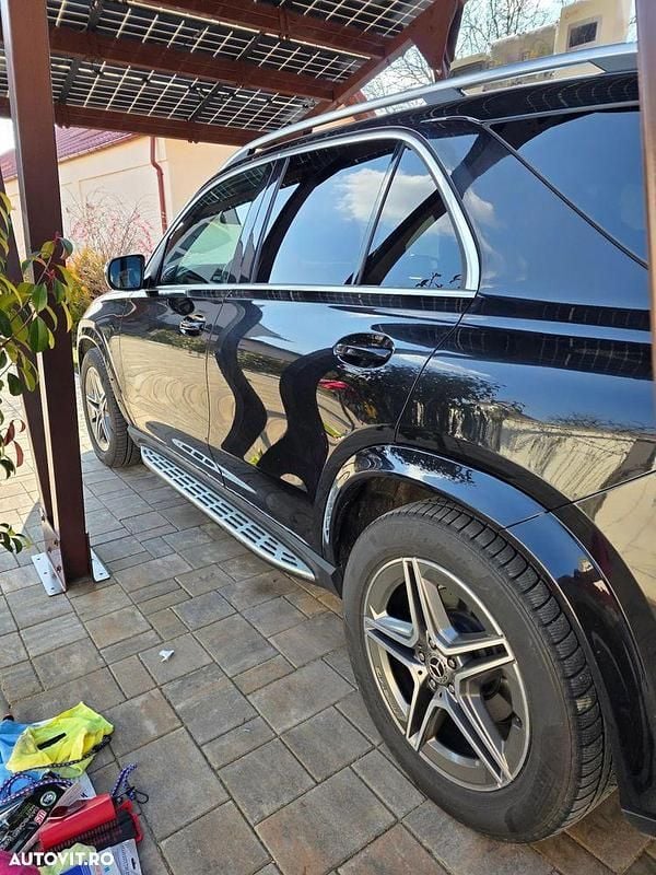 Second-hand Mercedes GLE300 AMG line 245 CP (180 kW) 2021 Culoarenegru SUV