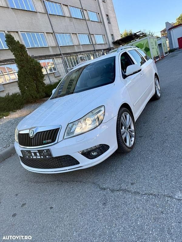 Culoarealb Utilizat 2010 Skoda Octavia RS Break | 5.290 EUR (Preț bun) - Imagine 1/4