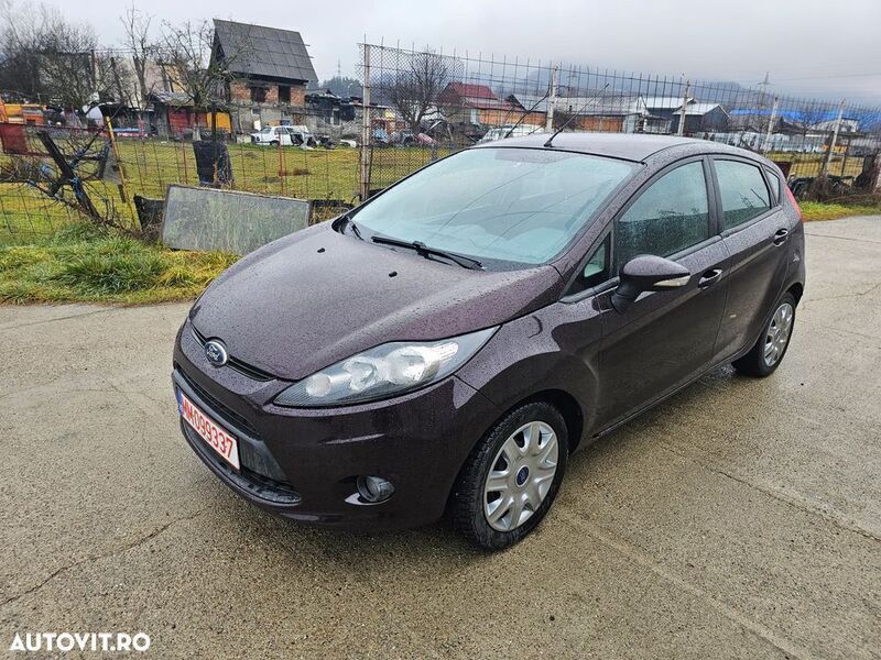 Alte culori Utilizat 2010 Ford Fiesta Hatchback | 2.999 EUR (Preț bun) - Imagine 1/4