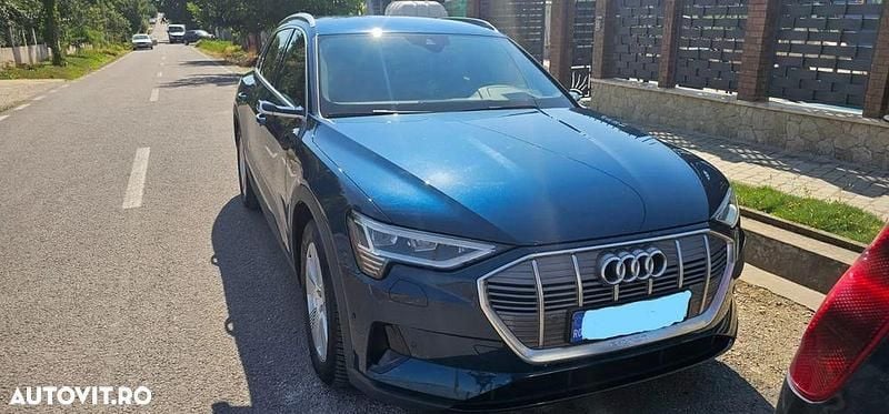 Second-hand Audi e-tron Comfort 300 kW (408 CP) 2020 Culoareverde SUV
