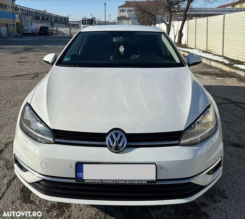 Second-hand VW Golf VII Highline 150 CP (110 kW) 2020 Culoarealb Hatchback