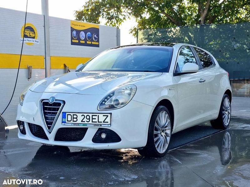 Culoarealb Utilizat 2012 Alfa Romeo Giulietta Hatchback | 4.500 EUR - Imagine 1/4