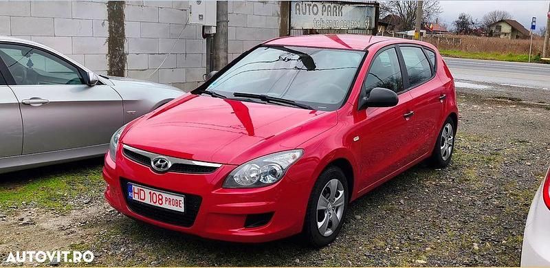 Culoarerosu Utilizat 2010 Hyundai i30 Edition+ Hatchback | 2.490 EUR (Preț bun) - Imagine 1/4