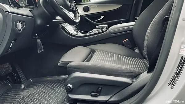 Utilizat 2018 Mercedes E220 Berlinǎ | 25.000 EUR (Preț bun) - Imagine 1/4