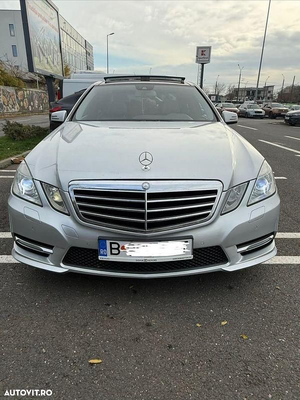 Culoaregri Utilizat 2012 Mercedes E300 Avantgarde Berlinǎ | 13.000 EUR (Preț OK) - Imagine 1/4