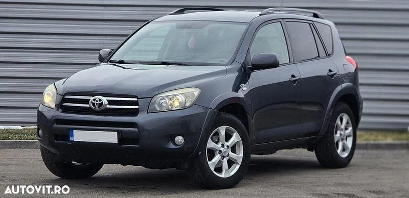 Culoaregri Second-hand 2007 Toyota RAV4 Executive Berlinǎ | 4.150 EUR (Super Preț) - Imagine 1/4