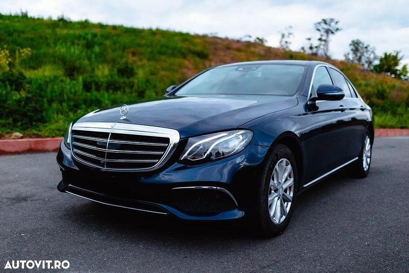 Culoarealbastru Utilizat 2016 Mercedes E220 Exclusive Berlinǎ | 22.500 EUR (Preț OK) - Imagine 1/4