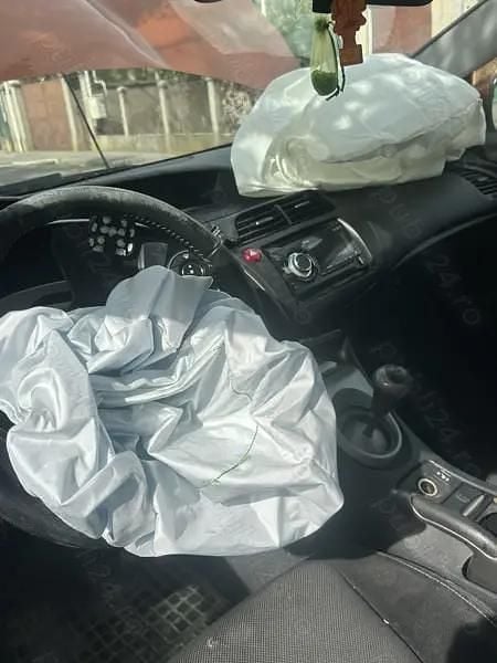 Second-hand 2008 Honda Civic Hatchback | 3.000 EUR (Super Preț) - Imagine 1/4