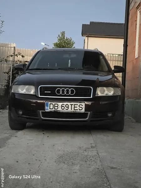 Visiniu Utilizat 2004 Audi A4 Break | 3.000 EUR (Puțin scump) - Imagine 1/4