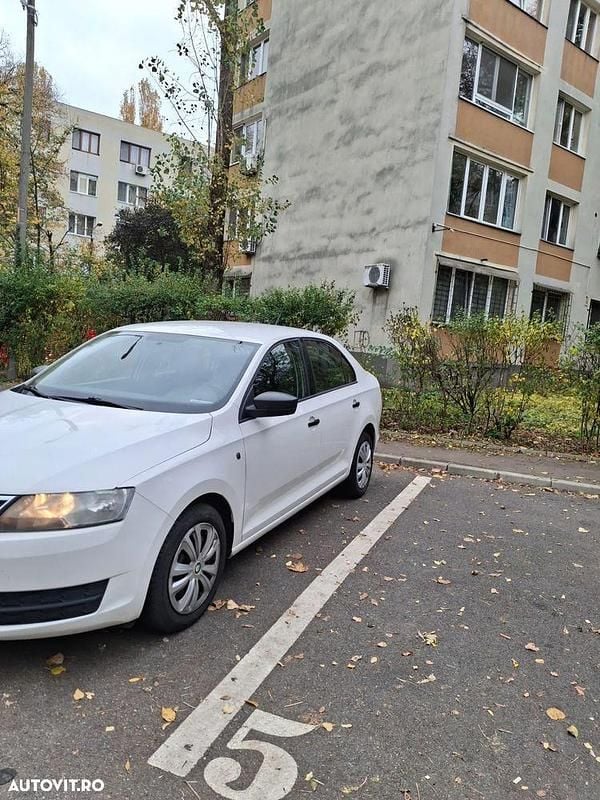 Culoarealb Utilizat 2014 Skoda Rapid Active Berlinǎ | 3.550 EUR (Preț OK) - Imagine 1/4