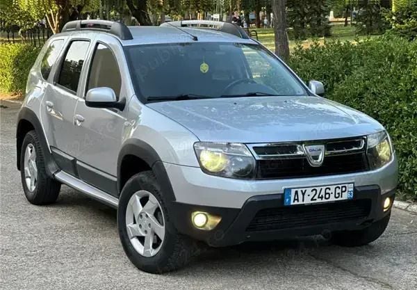 Gri Utilizat 2012 Dacia Duster SUV | 6.590 EUR (Preț bun) - Imagine 1/4