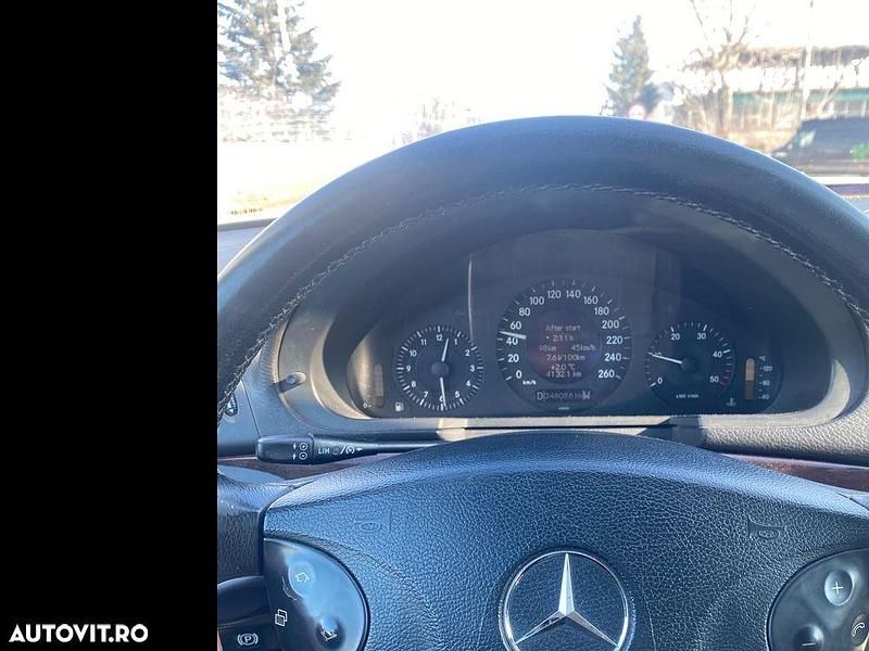 Second-hand Mercedes E220 Classic 150 CP (110 kW) 2003 Culoaregri Berlinǎ