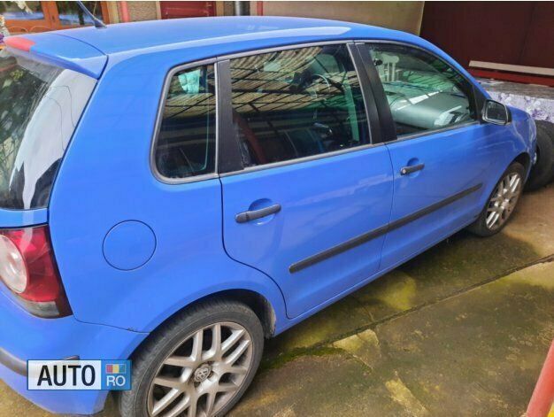 Second-hand VW Polo 85 CP (62 kW) 2005 Albastru Berlinǎ