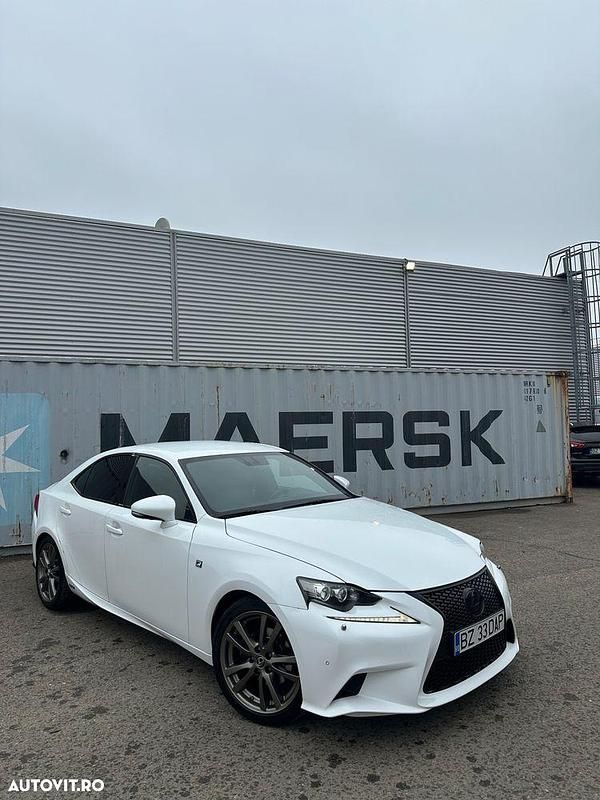 Second-hand Lexus IS300h Sport Line 223 CP (164 kW) 2014 Culoarealb Berlinǎ