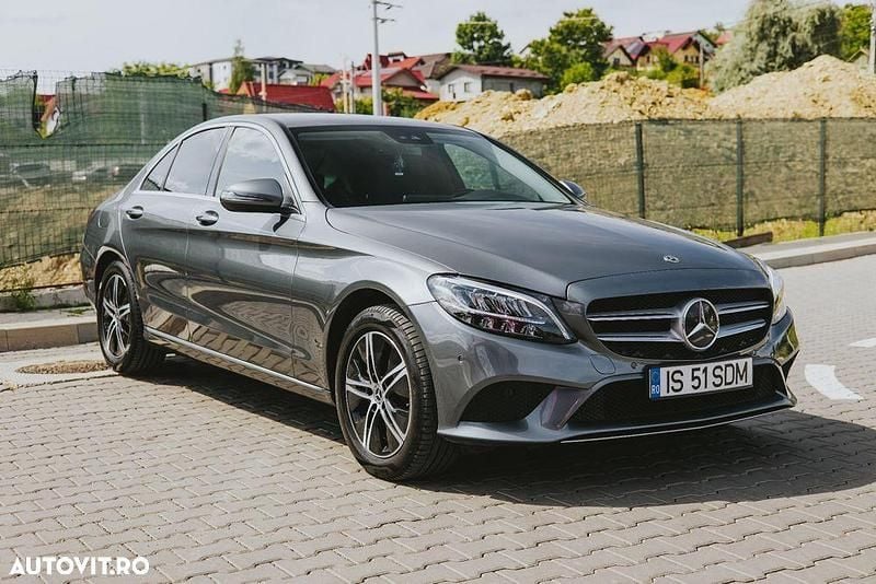 Culoaregri Utilizat 2020 Mercedes C220 Avantgarde Berlinǎ | 26.990 EUR (Preț OK) - Imagine 1/4