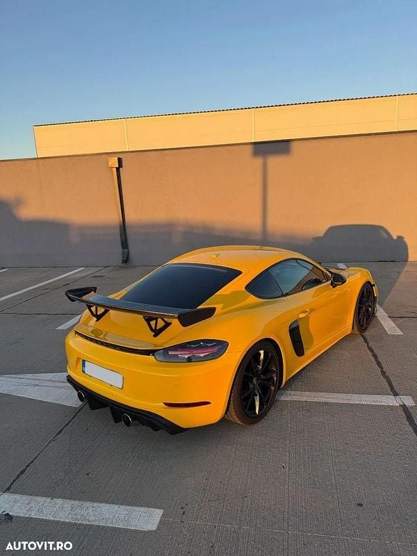 Second-hand Porsche 718 Cayman 300 CP (220 kW) 2018 Culoaregalbeuriu Coupe