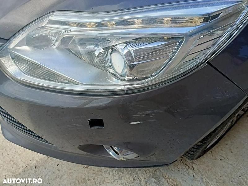 Second-hand Ford Focus 163 CP (119 kW) 2012 Culoaremaro Break