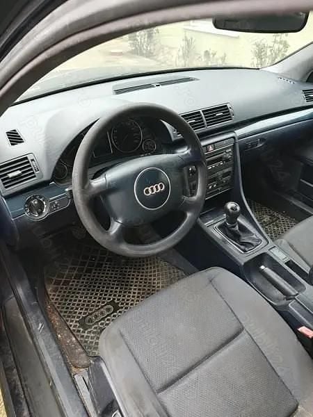 Second-hand Audi A4 130 CP (95 kW) 2001 Berlinǎ