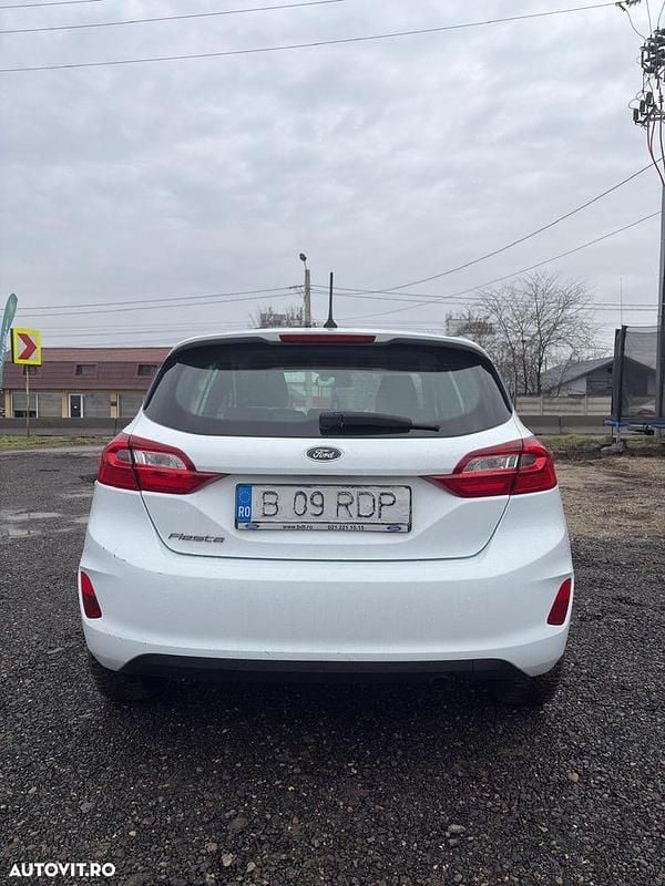 Second-hand Ford Fiesta 85 CP (62 kW) 2018 Culoarealb Hatchback