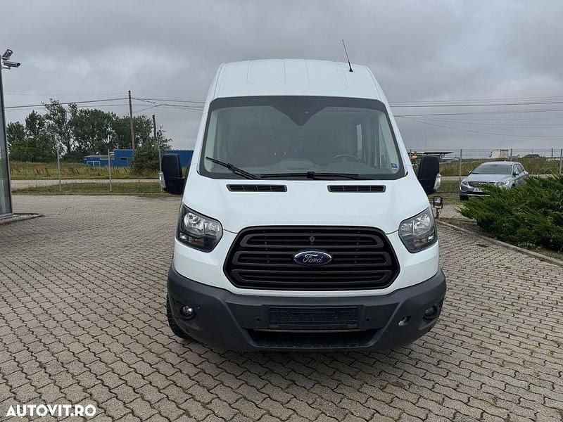 Second-hand Ford Transit Trend 130 CP (95 kW) 2019 Culoarealb Monovolum