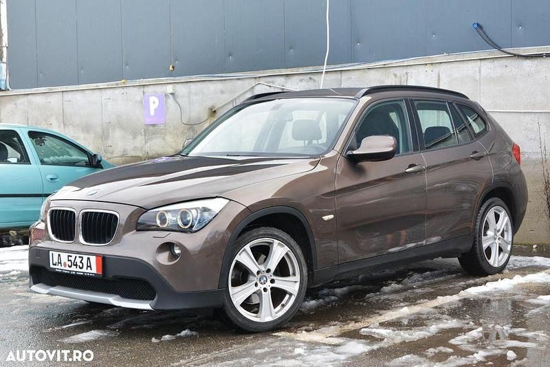 Second-hand BMW X1 Sport Line 143 CP (105 kW) 2011 Culoaremaro SUV