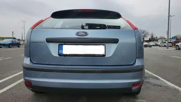Second-hand Ford Focus 100 CP (73 kW) 2005 Albastru Hatchback