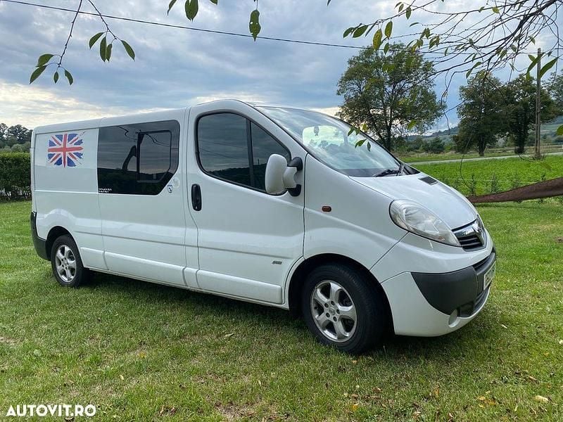 Culoarealb Utilizat 2013 Opel Vivaro Van | 4.500 EUR (Super Preț) - Imagine 1/4