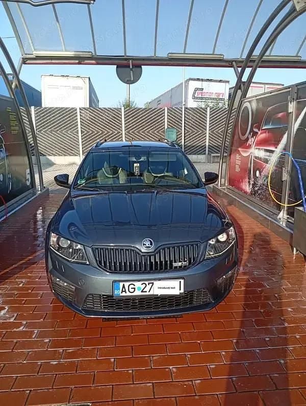Gri Utilizat 2015 Skoda Octavia RS Break | 8.700 EUR (Preț bun) - Imagine 1/4