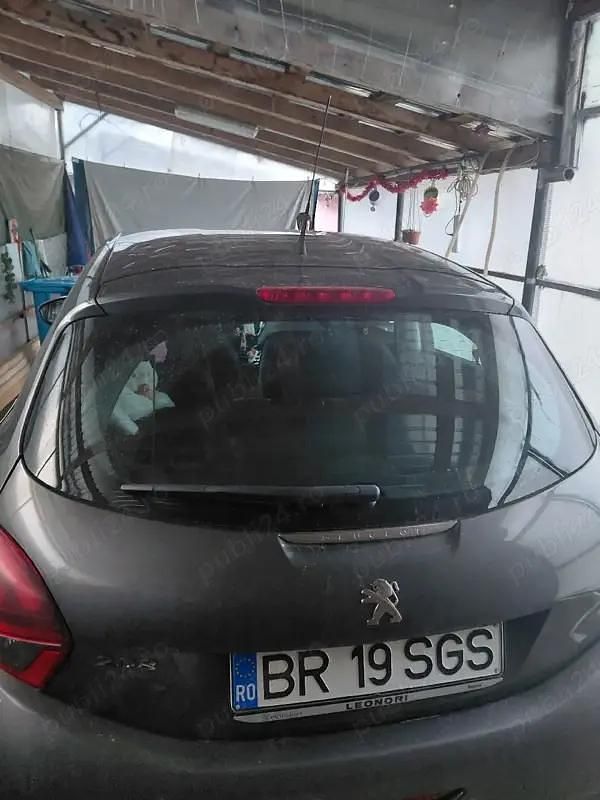 Second-hand Peugeot 208 82 CP (60 kW) 2017 Hatchback