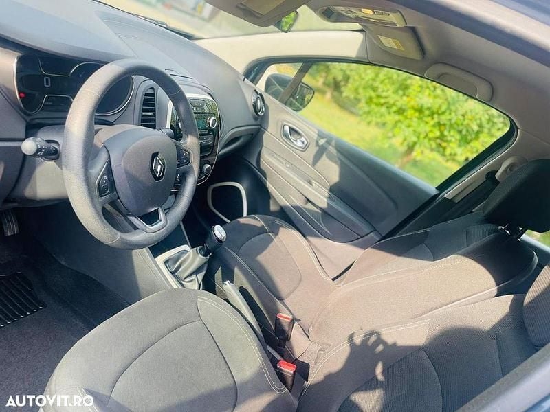 Second-hand Renault Captur Life 90 CP (66 kW) 2019 Culoarealbastru SUV