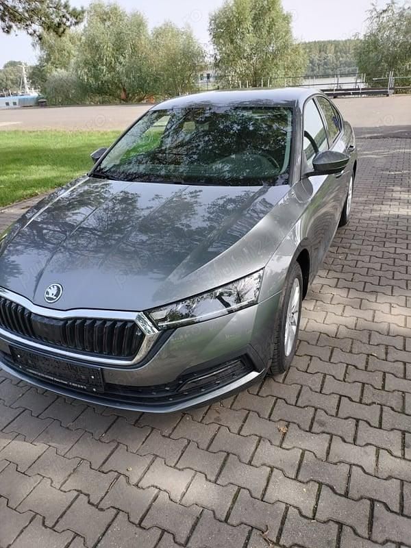Second-hand Skoda Octavia 110 CP (80 kW) 2024 Gri Berlinǎ