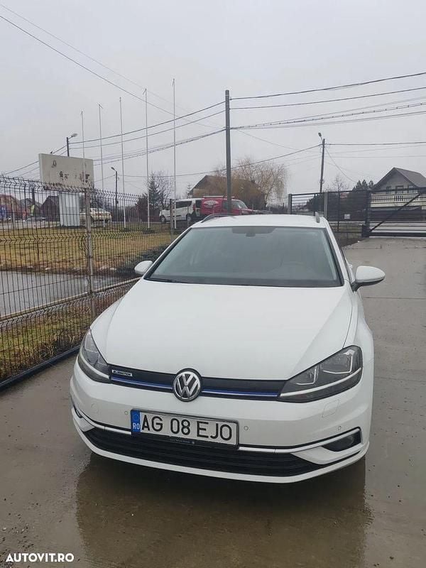 Second-hand VW Golf VII 130 CP (95 kW) 2018 Culoarealb Break