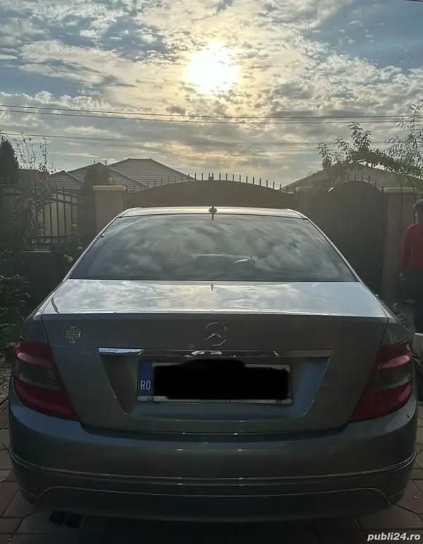 Utilizat 2011 Mercedes 200 Berlinǎ | 6.500 EUR - Imagine 1/4