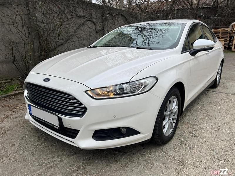 Alb Utilizat 2018 Ford Mondeo Trend Berlinǎ | 9.990 EUR (Preț bun) - Imagine 1/4