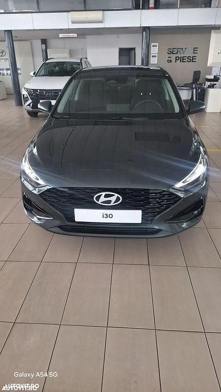 Culoareverde Nouă 2025 Hyundai i30 Hatchback | 20.207 EUR (Preț OK) - Imagine 1/4