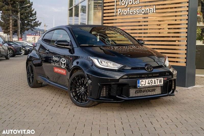 Culoarenegru Nouă 2024 Toyota Yaris | 46.404 EUR (Super Preț) - Imagine 1/4