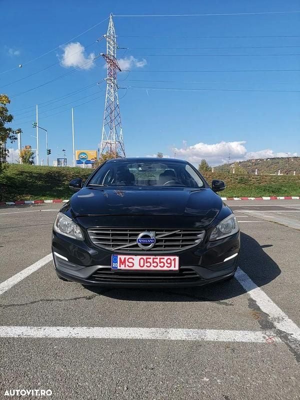 Culoarenegru Utilizat 2014 Volvo S60 Kinetic Berlinǎ | 8.999 EUR (Super Preț) - Imagine 1/4