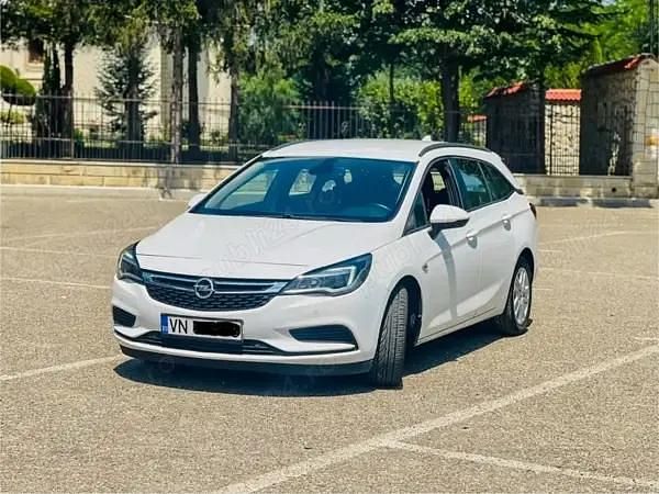 Alb Utilizat 2018 Opel Astra Break | 6.499 EUR (Preț OK) - Imagine 1/4
