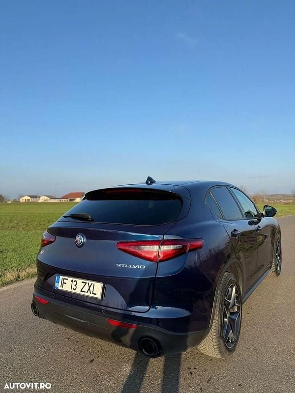 Second-hand Alfa Romeo Stelvio Super 190 CP (139 kW) 2020 Culoarealbastru SUV