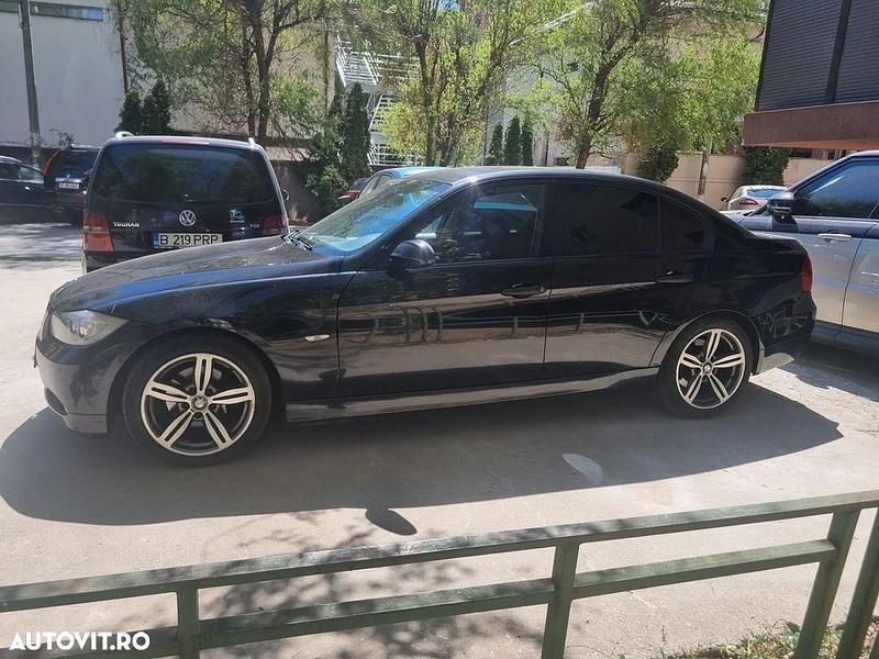 Second-hand BMW 320 163 CP (119 kW) 2006 Culoarenegru Hatchback